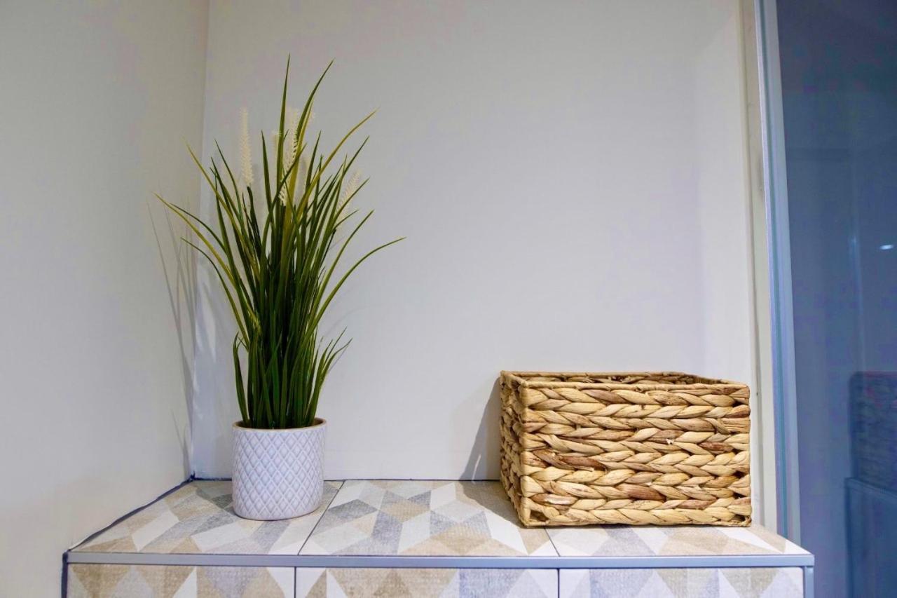 Tiny Stud Apartment Pau Exterior photo